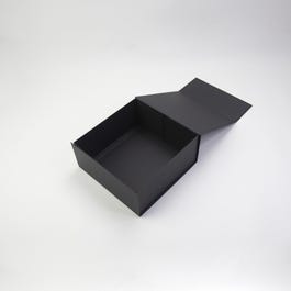 Boite cadeau aimantée noire 22x22x10cm - par 5 Boite cadeau aimantée noire 22x22x10cm - par 5